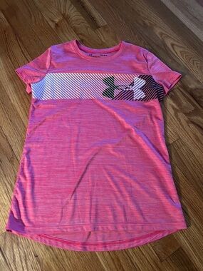 Under Armour Pink Heather Short Sleeve Girls' Tee with Graphic Stripe